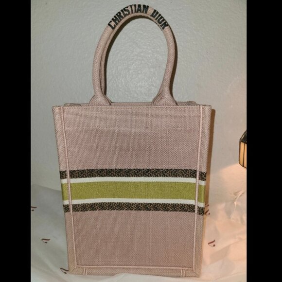 Height: 10.25 in Width: 1.50 in - Picture 2 of 5